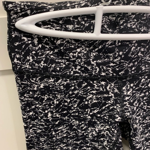 Lululemon Legging - Picture 2 of 3